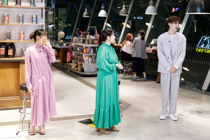 (左から)莉子、丸山礼、村松健太 (C)Paravi