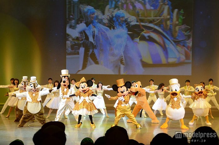 式典にて行われたオリジナルショー