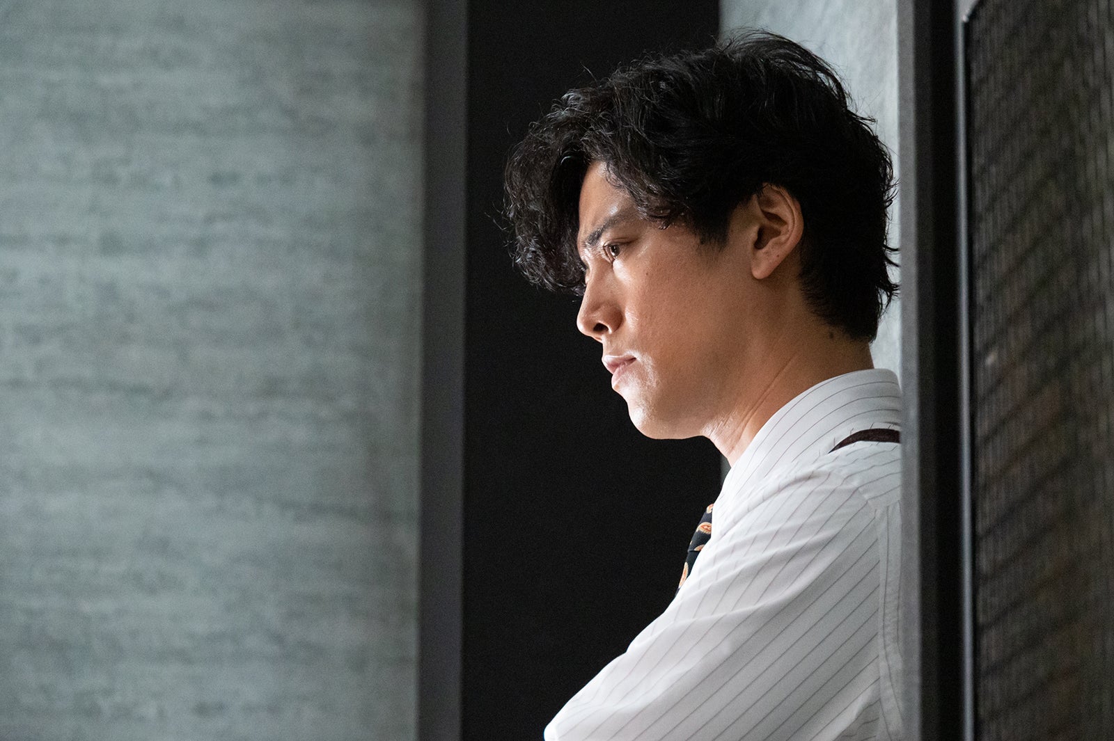 桐谷健太「ケイジとケンジ、時々ハンジ。」第1話より（C）テレビ朝日