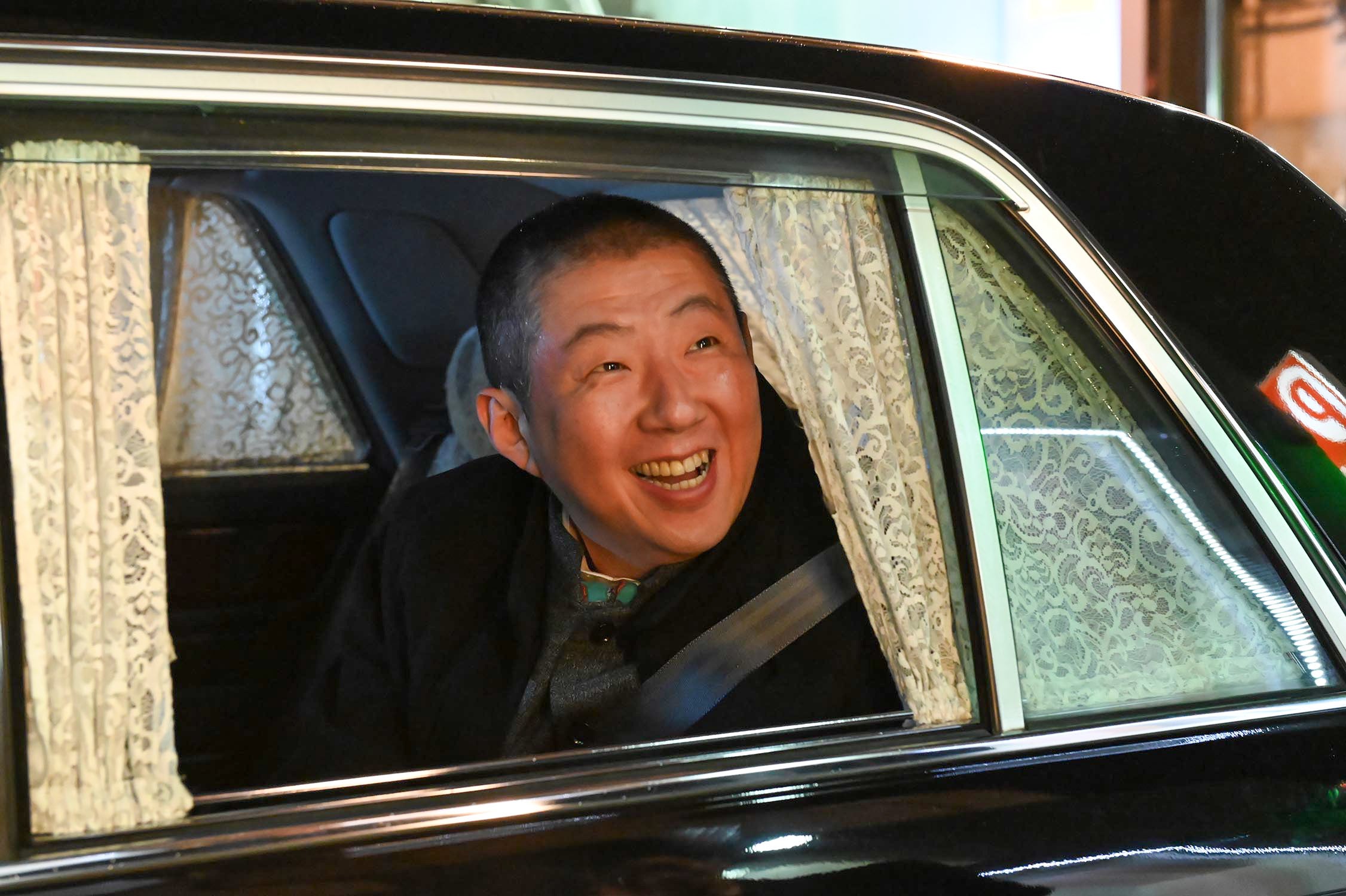 荒川良々「ダブルチート 偽りの警官 Season1」第1話より（C）テレビ東京　ＷＯＷＯＷ