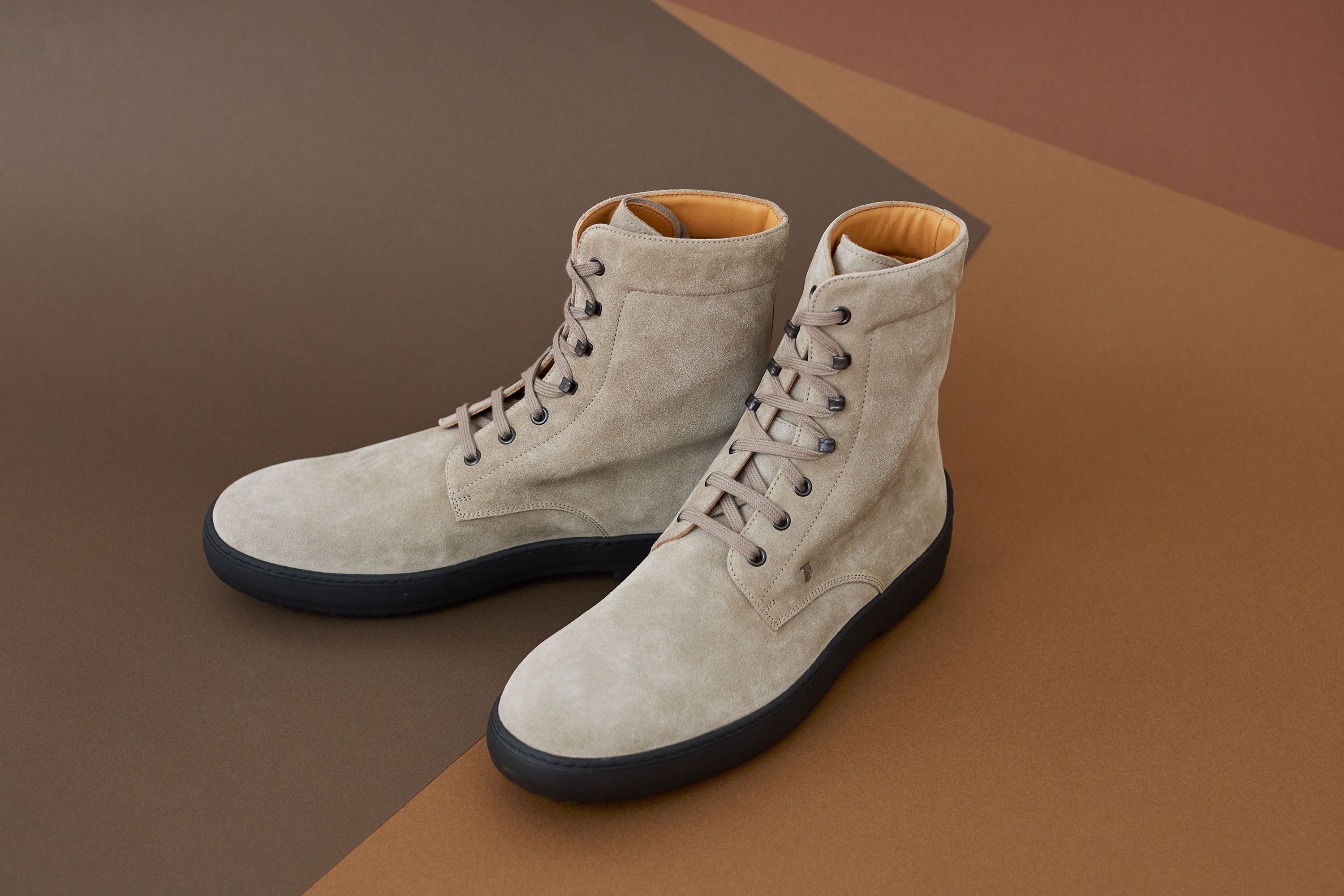 “上質”を足元から導くトッズ──冬の決定打、ブーツ＆レザーシューズ選び