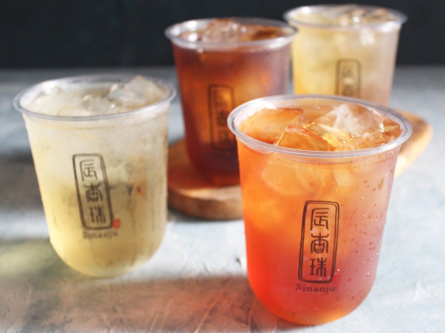 ストレートティー¥350～（凍頂烏龍茶/アッサム/ほうじ茶/ジャスミン）画像提供：サクラブルーコーポレーション