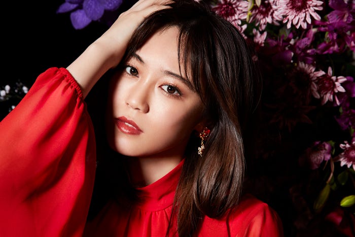 鷲尾伶菜 (画像提供:所属事務所)