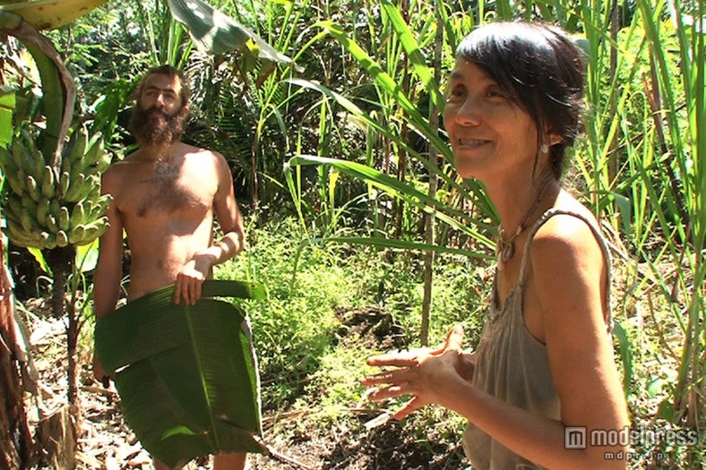 ハワイ島の森の中で暮らす日本人妻・ケイコさんと夫・リッチさん／画像提供：毎日放送