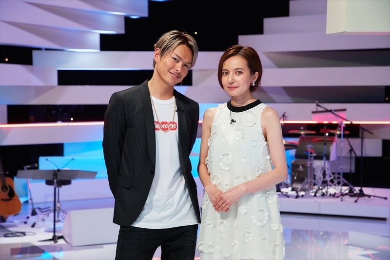 今市隆二＆ベッキー（提供写真）