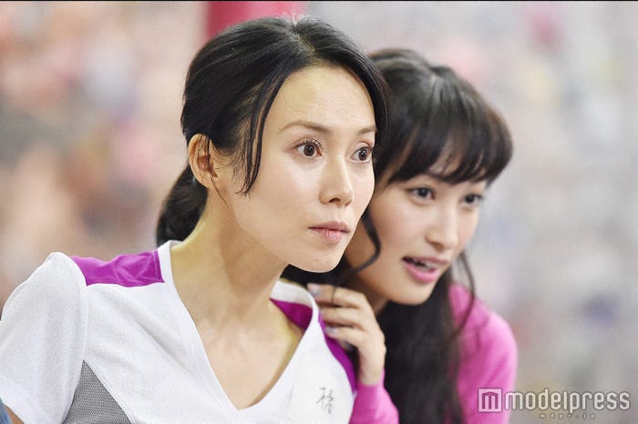 中谷美紀、大政絢「私結婚できないんじゃなくて、しないんです」第2話・場面カット(C)TBS