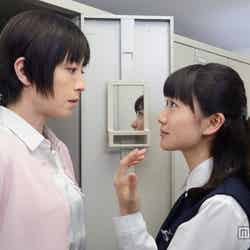 大島優子（右）、AKB48卒業後初出演の映画は宮沢りえ（左）主演「紙の月」