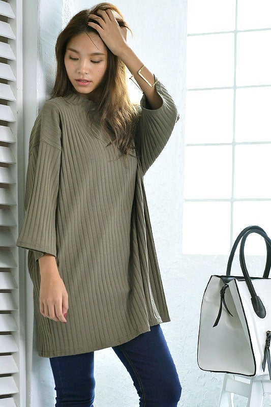 大人カラーのプチタートルカットソー「coca」3,390円（税込）／画像提供：coca