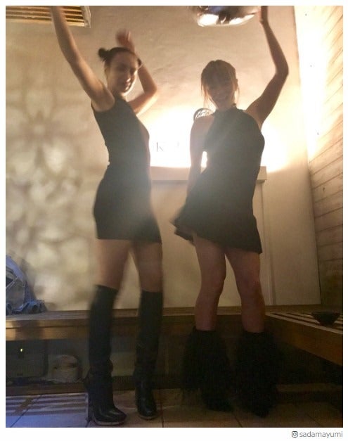 佐田真由美・岩堀せり、ボディコン＆超ミニで安室奈美恵ライブ参戦