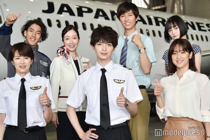 「NICE FLIGHT!」制作発表記者会見(前列左から)吉瀬美智子、玉森裕太、中村アン(後列左から)尾上右近、黒川智花、阿部亮平、玉城ティナ(C)モデルプレス