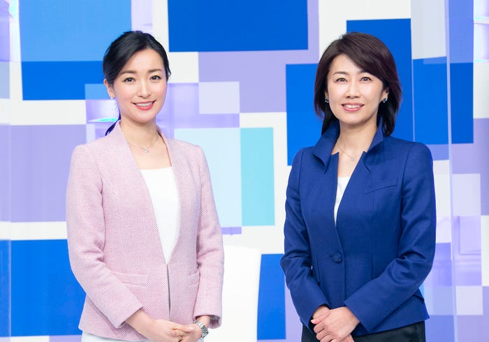 大江麻理子アナウンサー、佐々木明子アナウンサー「WBS ワールドビジネスサテライト」(C)テレビ東京