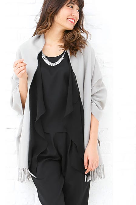 ネックビジュー付き☆ドレープシフォントップス×テーパードパンツセットアップ「神戸レタス」4,290円(税込)/画像提供:神戸レタス