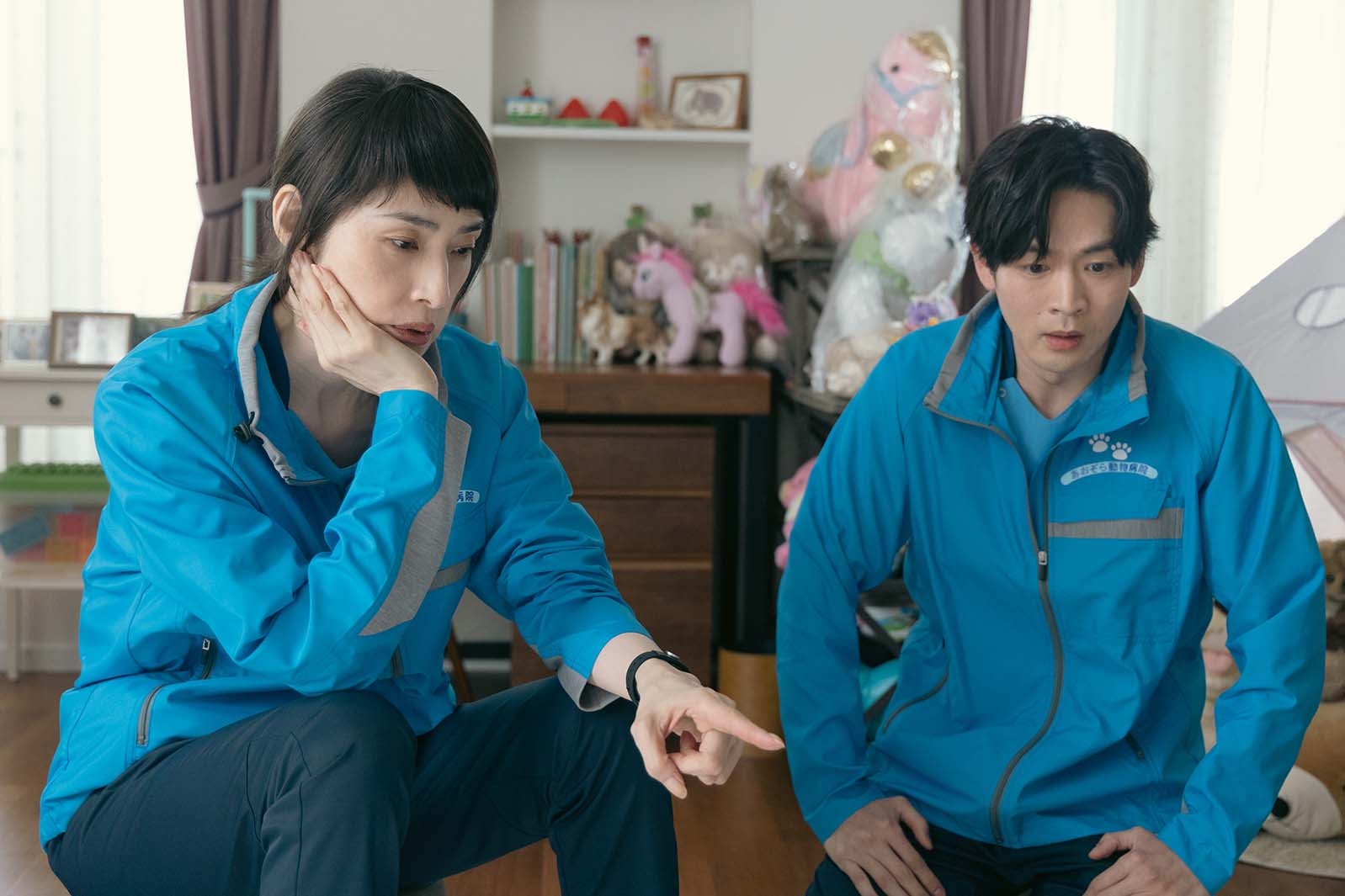 天海祐希、松下洸平「合理的にあり得ない～探偵・上水流涼子の解明～」第7話より（C）カンテレ