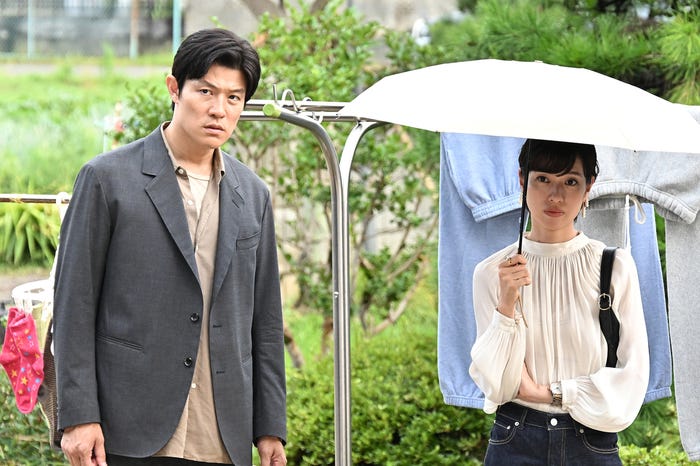 鈴木亮平、戸田恵梨香「リブート」第5話(C)TBS