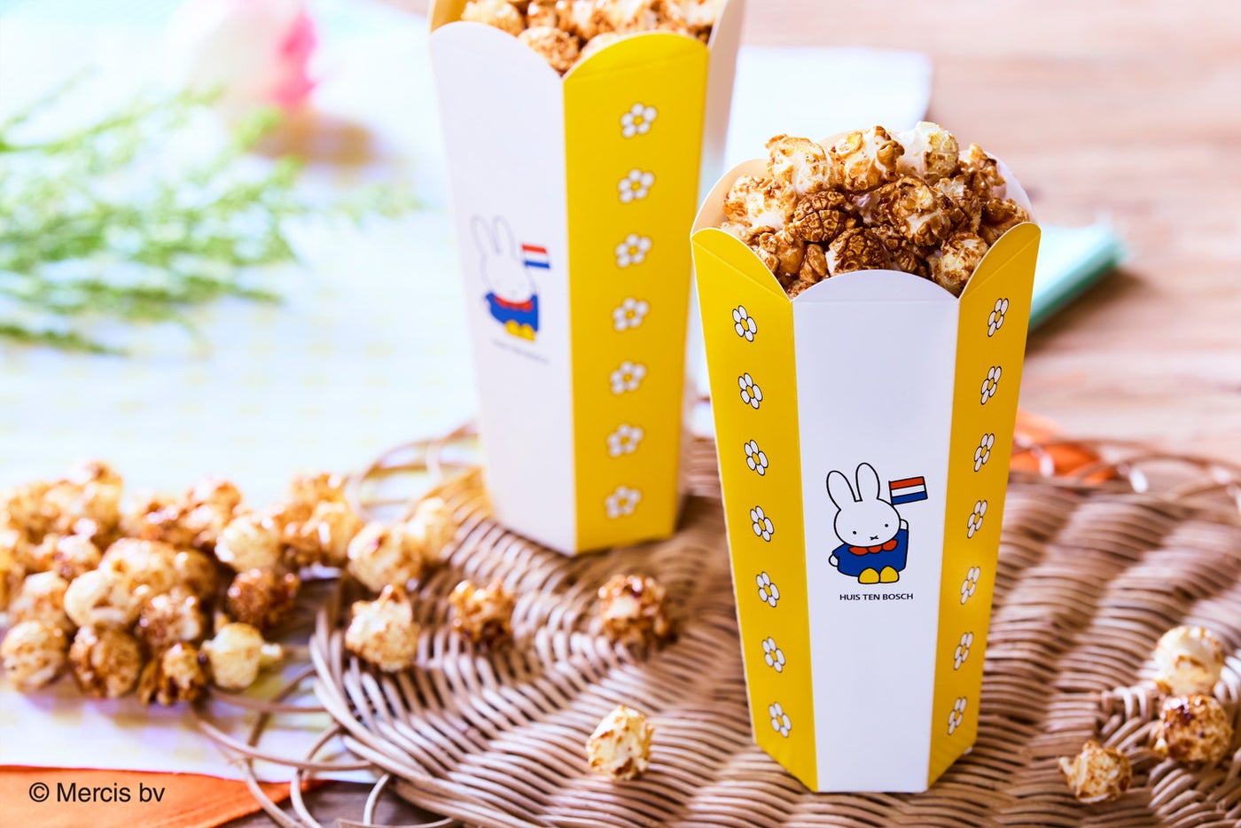 ミッフィーポップコーン(キャラメル）500円／Illustrations Dick Bruna （C） copyright Mercis bv, 1953-2025 www.miffy.com. <br>
‘Miffy and Friends’ （C） copyright Mercis Media bv, all rights reserved.