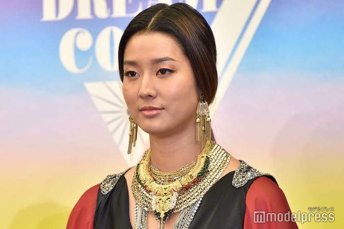 すみれ(C)モデルプレス