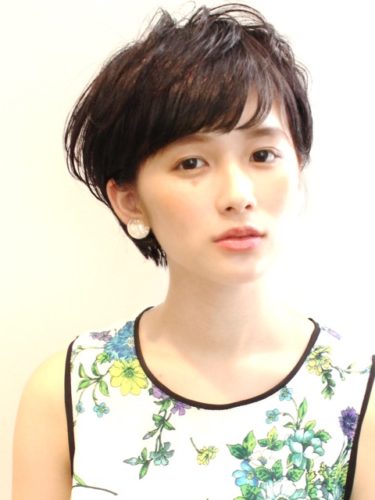 卒業式の母親向けの簡単ショートヘアアレンジ お母さん世代に似合う髪型特集 モデルプレス