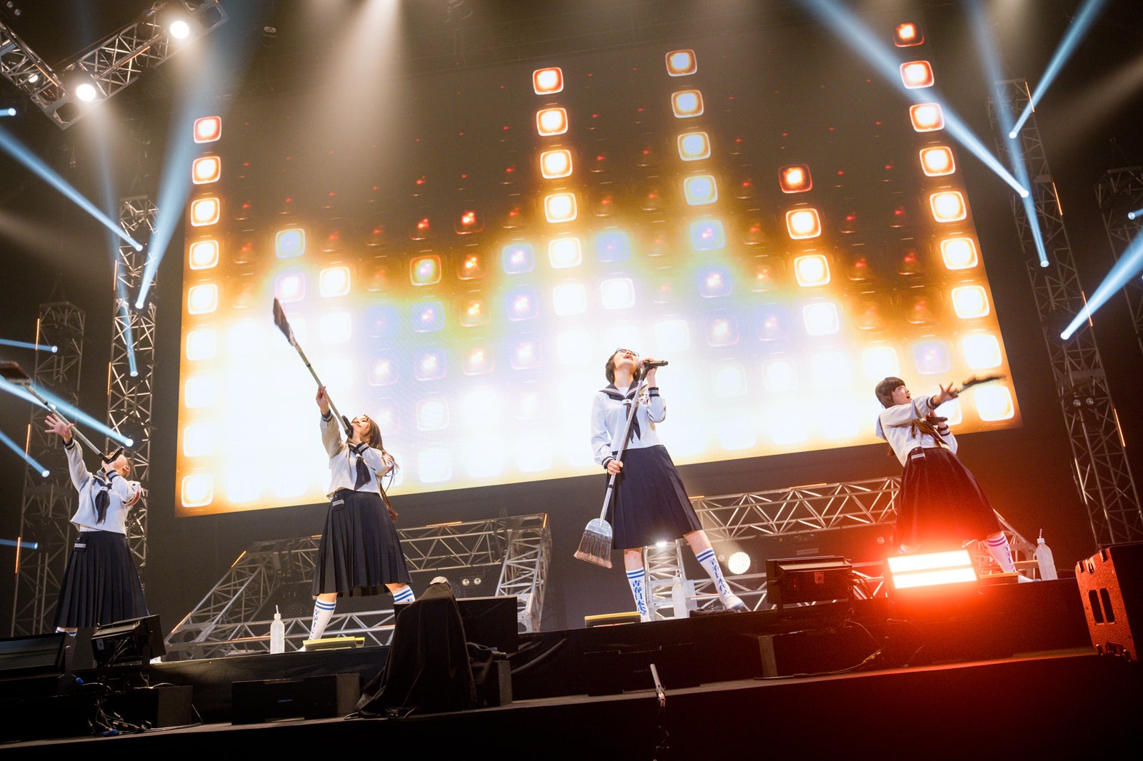 新しい学校のリーダーズ（C）ハタサトシ／高田梓／ヨシモリユウナ