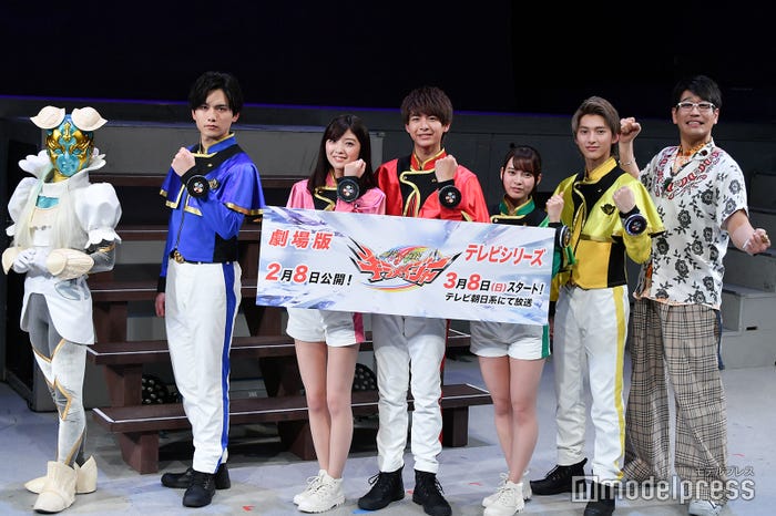 (C)モデルプレス