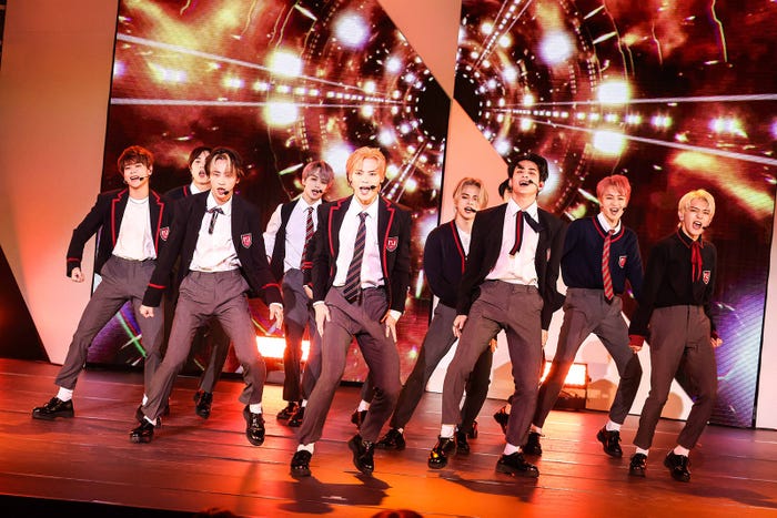 INI(C)LAPONE ENTERTAINMENT