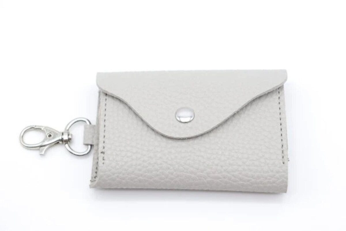 ダイソー　4連キーケース（ベーシック）