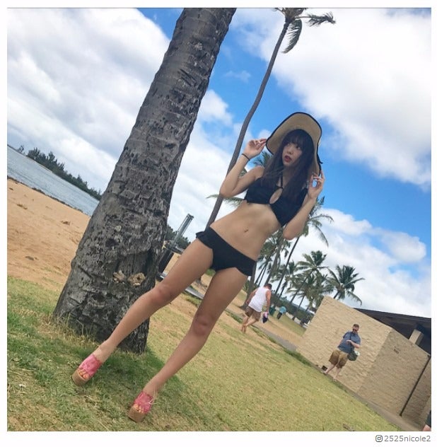 藤田ニコル、黒ビキニで色っぽセクシーな魅力が開花 「待ってました」と絶賛の声