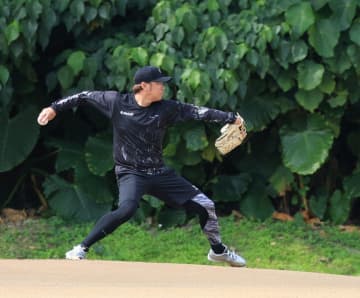 阪神 西勇が休日返上で汗 最終クールに向けて約2時間の投球練習