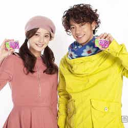 ロッテガム「Fit’S」の新CM「うしろまえ」編に出演する佐々木希、佐藤健