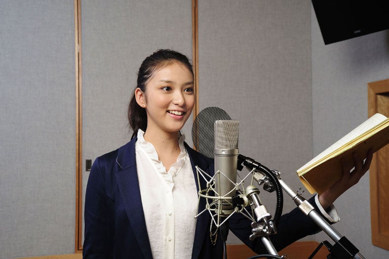 武井咲、話題作で声優デビュー　女子大生を熱演