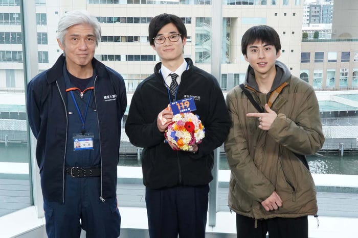 佐藤浩市、三浦獠太、酒井大成(C)フジテレビ