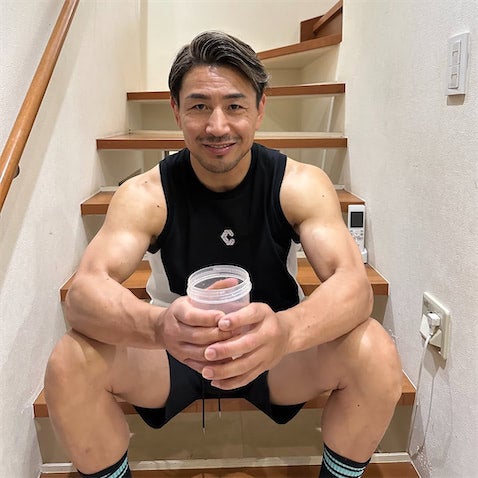 魔裟斗、妻・矢沢心と"ムキムキ"夫婦ショット公開 「弟子の心もサイボーグみたいになってきました」