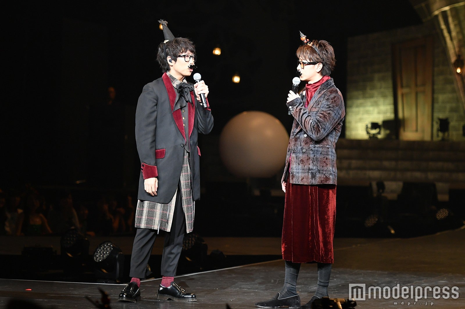 高橋優、佐藤健 （C）モデルプレス