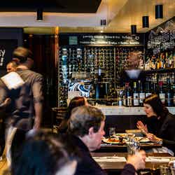 居心地がよく小洒落た店内/Photo:Nikki To