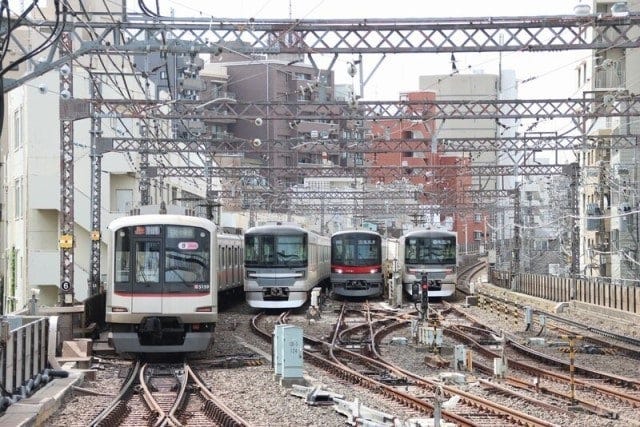 東京メトロ日比谷線のトリビア10選 ホームドア設置が遅れる理由は 各駅のイラストも注目 女子旅プレス