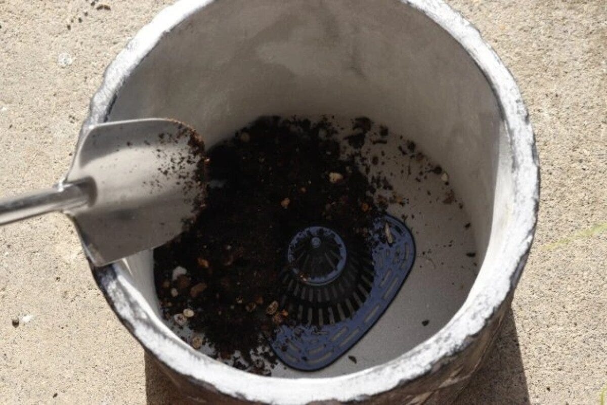 ダイソー　鉢底ネット（7.1cm×7.5cm×4.5cm、6個組）