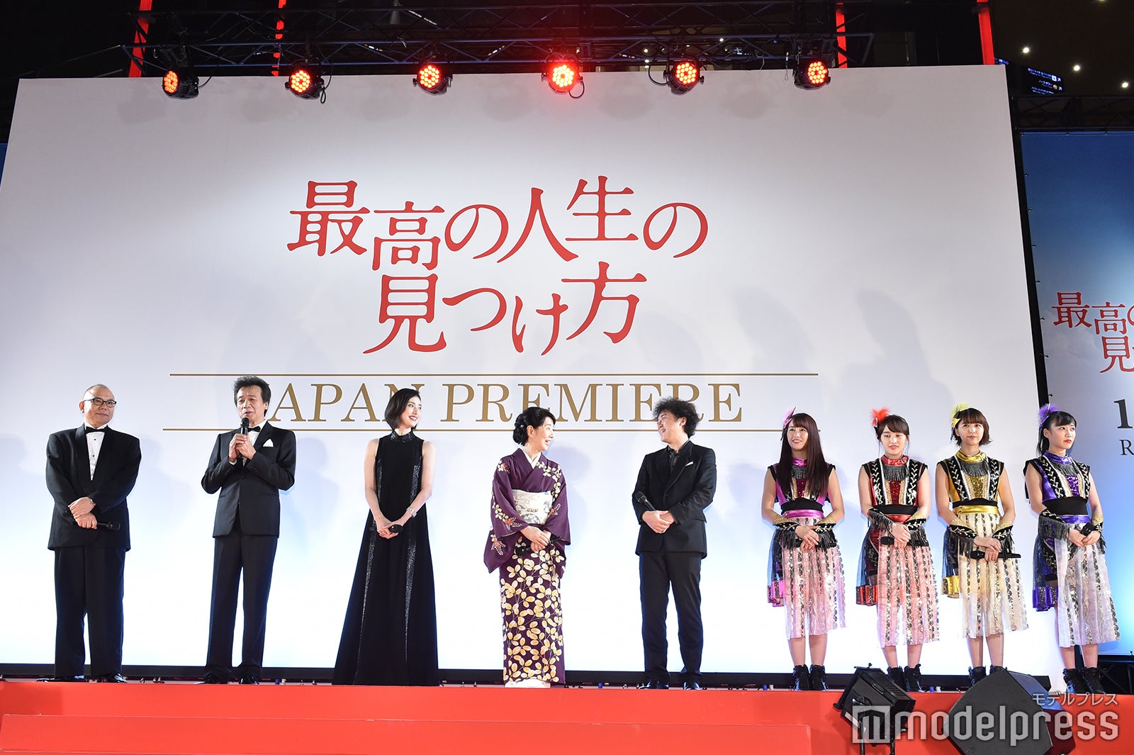 （左から）犬童一心監督、前川清、天海祐希、吉永小百合、ムロツヨシ、佐々木彩夏、百田夏菜子、玉井詩織、高城れに （C）モデルプレス