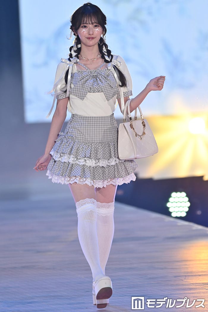 綾瀬ことり(C)モデルプレス