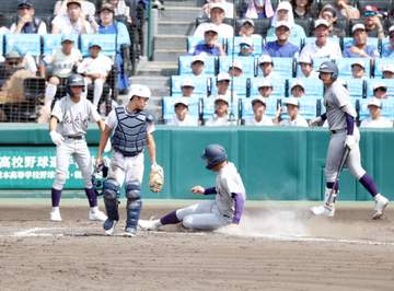 花巻東 甲子園どよめく好走塁で貴重な追加点 赤間「自分の判断で。練習で意識高くやっていた」 佐々木監督「練習していた。大舞台で出たのはうれしい」