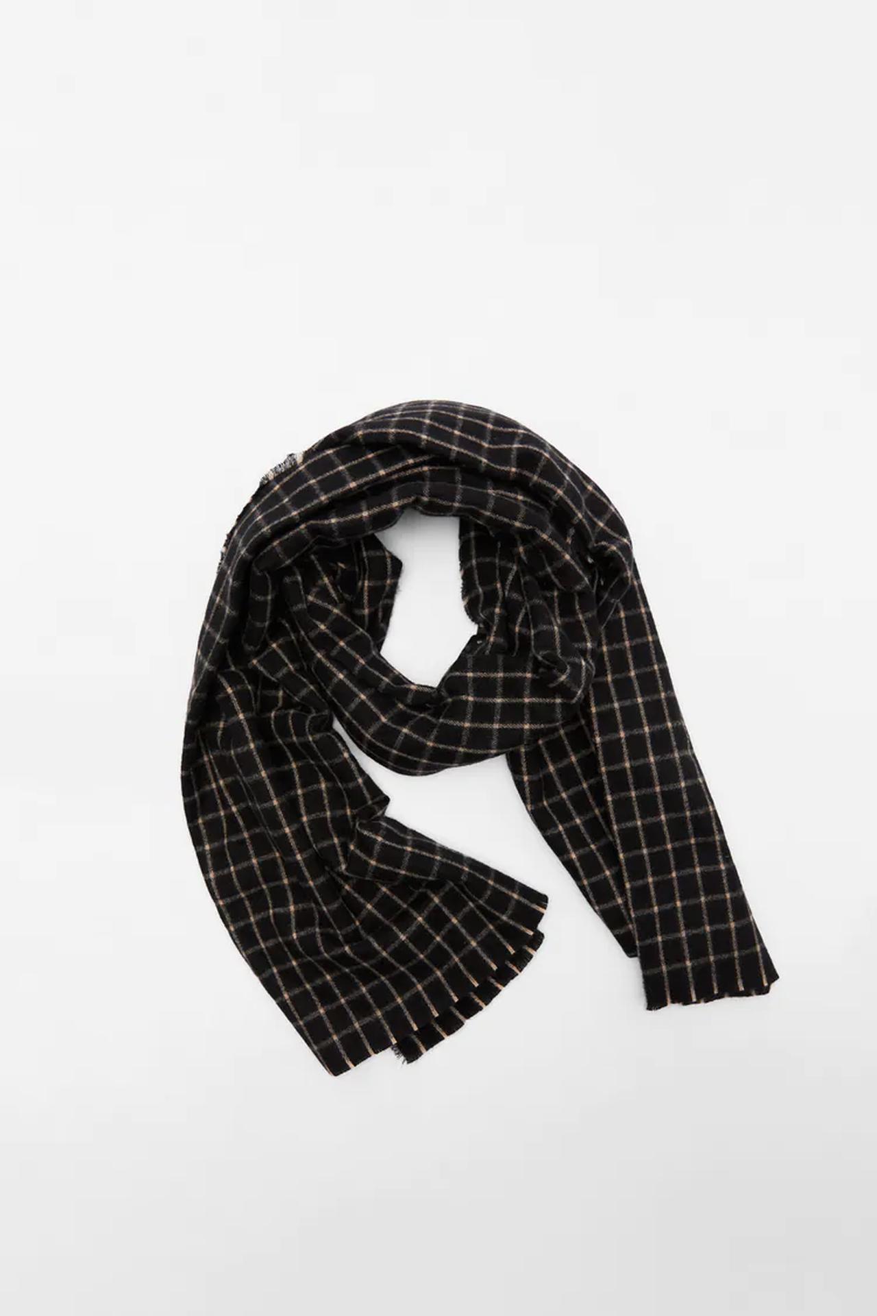 傑作揃い Zara 新作 チェック柄ストール が超オシャレ モデルプレス 傑作揃い Zara 新作 チェック柄ストール が超オシャレ モデルプレス