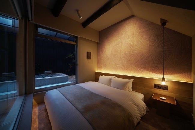 デラックスタイプの客室「HANA」／画像提供：Kiraku