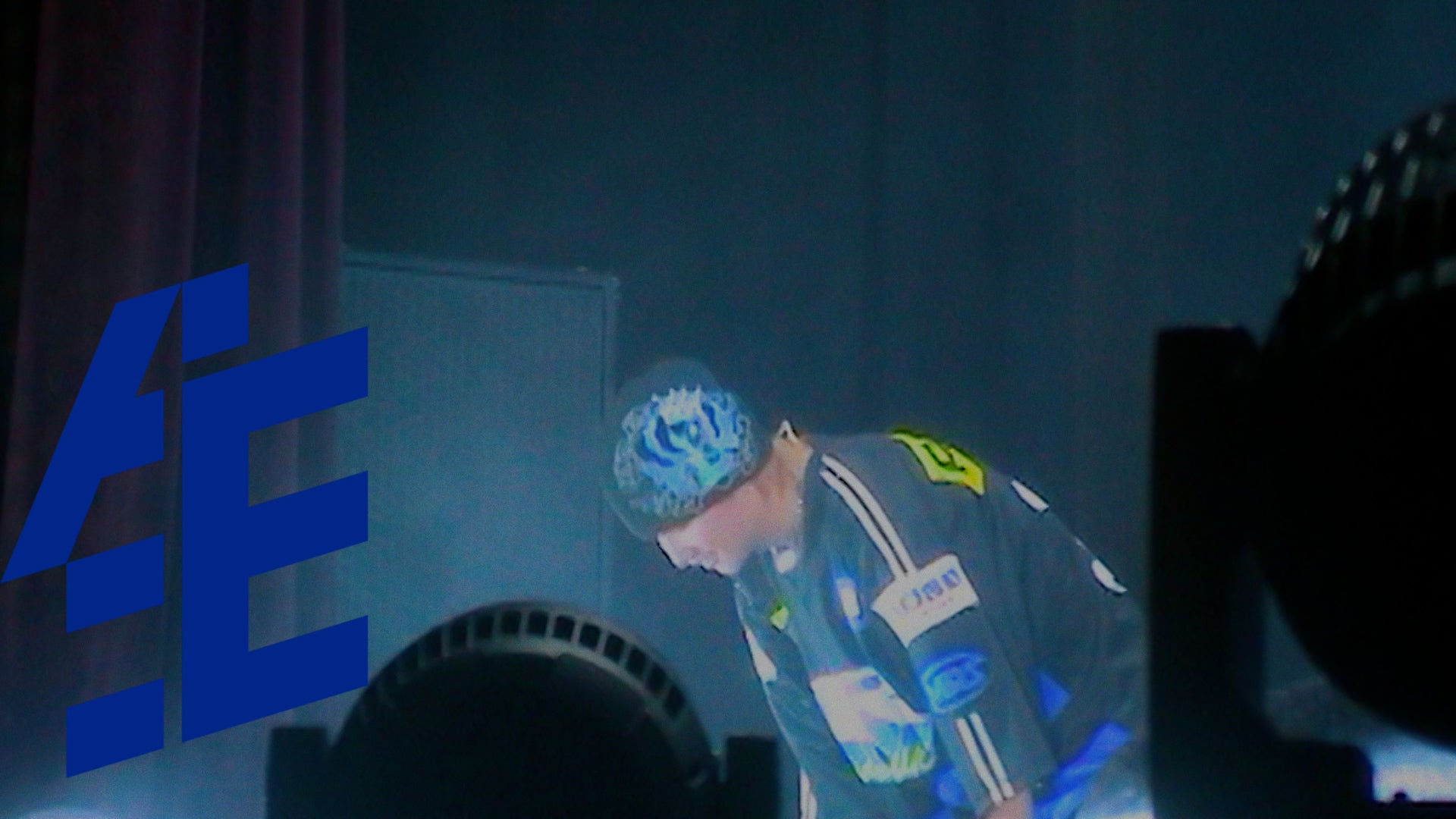 新WEBムービー「サン生と楽曲作ったよ」篇より（提供写真）