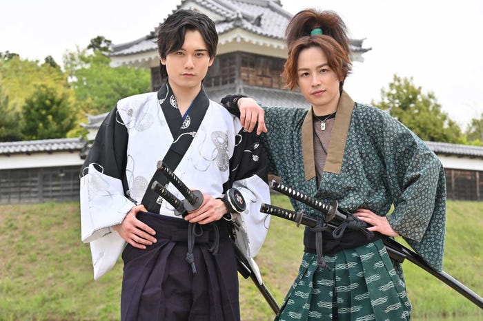 水石亜飛夢、鈴木勝吾(C)「スーパーヒーロー戦記」製作委員会(C)石森プロ・テレビ朝日・ADK EM・東映(C)2021 テレビ朝日・東映AG・東映