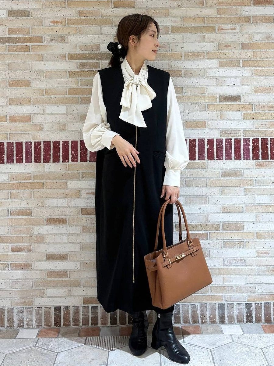 白ブラウスコーデ4