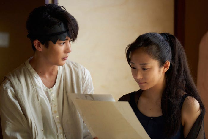 長尾謙杜、木村文乃(C)2023「岸辺露伴 ルーヴルへ行く」製作委員会(C)LUCKY LAND COMMUNICATIONS/集英社