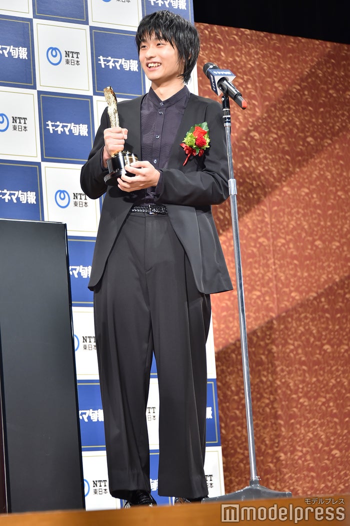 奥平大兼、デビュー作で新人男優賞 撮影時の実母への反抗期明かす「親孝行できた」<第94回キネマ旬報ベスト・テン>