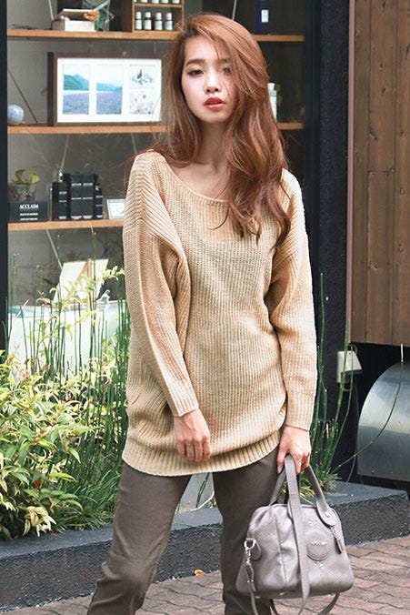 洗えるダーリンゆるドルマンニットチュニック「salus」1,990円(税込)/画像提供:salus