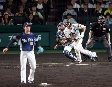 西武 再三の好守を元阪神監督も絶賛 カナリオの大飛球捕球に「完全に抜けたと思った」九回は長谷川がダイブ「落ちてもおかしくない」