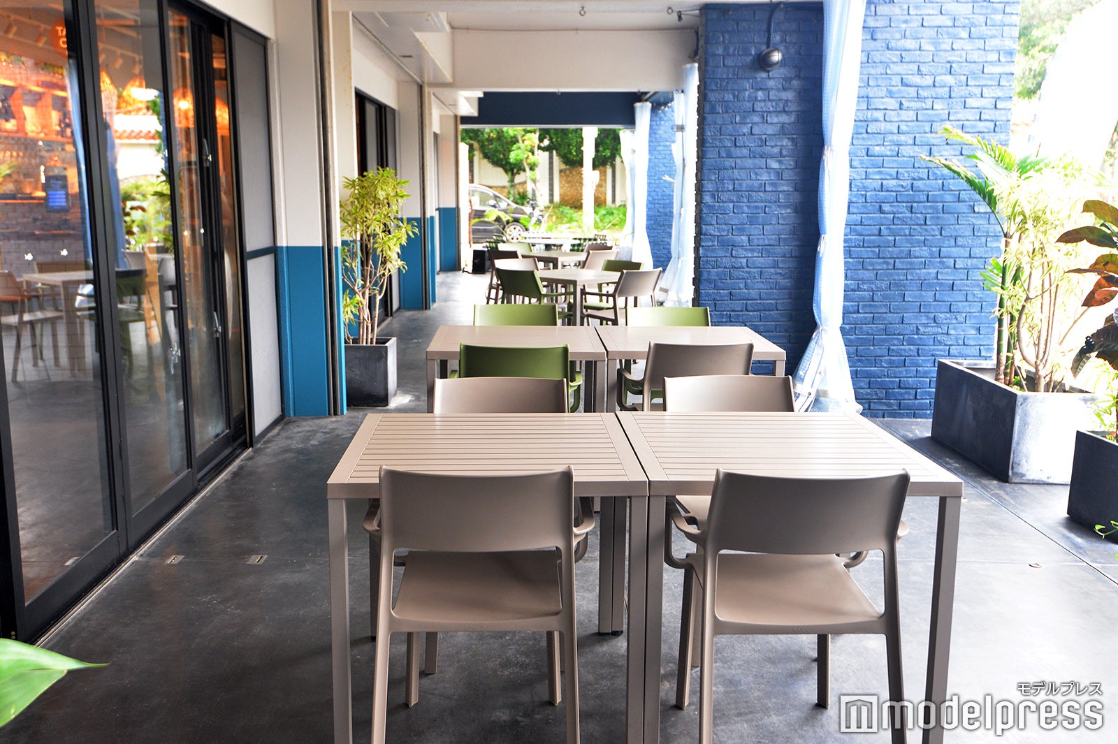 外の席で食べるモーニングも気持ちよい（C）モデルプレス