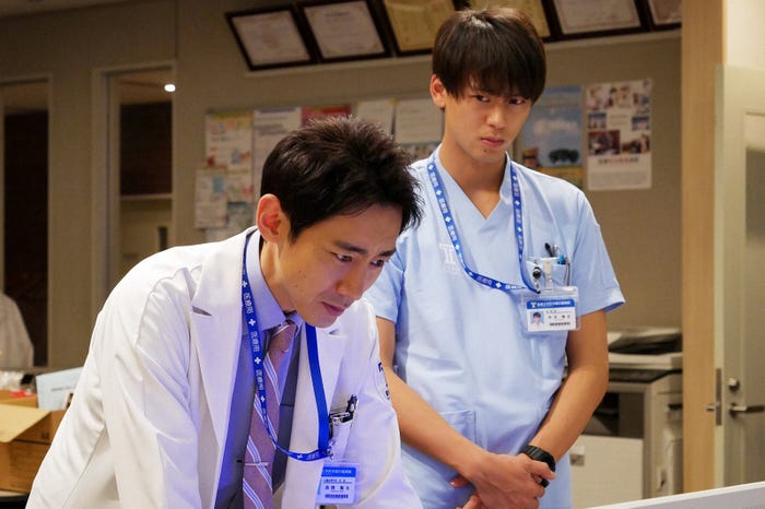 小泉孝太郎、竹内涼真/「ブラックペアン」第4話より(C)TBS