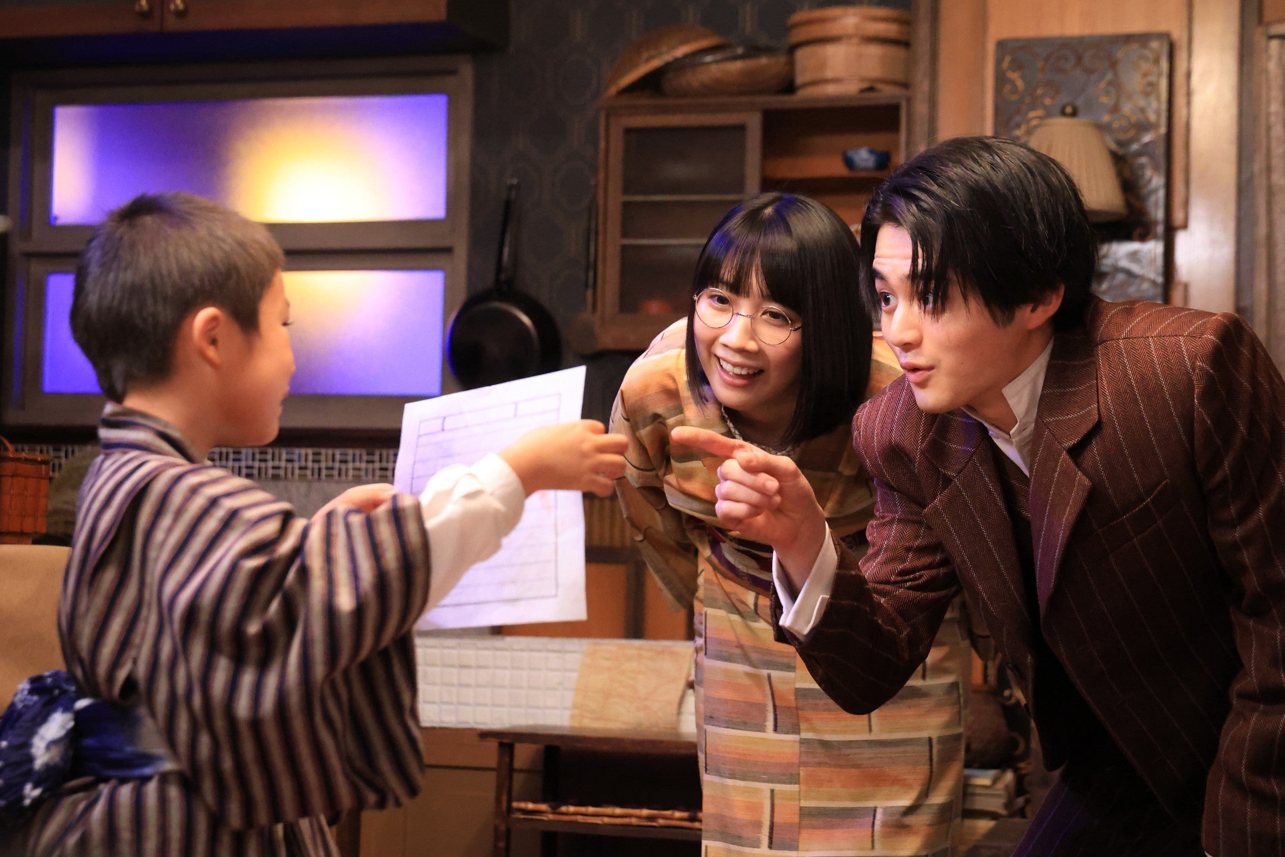 渋谷そらじ、松本穂香、鈴鹿央士「嘘解きレトリック」第7話（C）フジテレビ